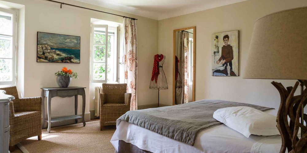Chambre de la villa provençale sur l'île des Embiez, à proximité de Toulon