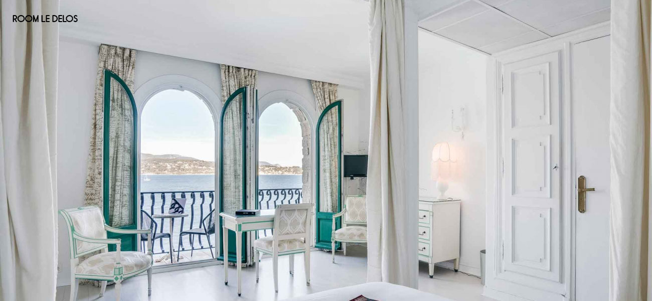 Room of the Delos Hotel on the Bendor Island